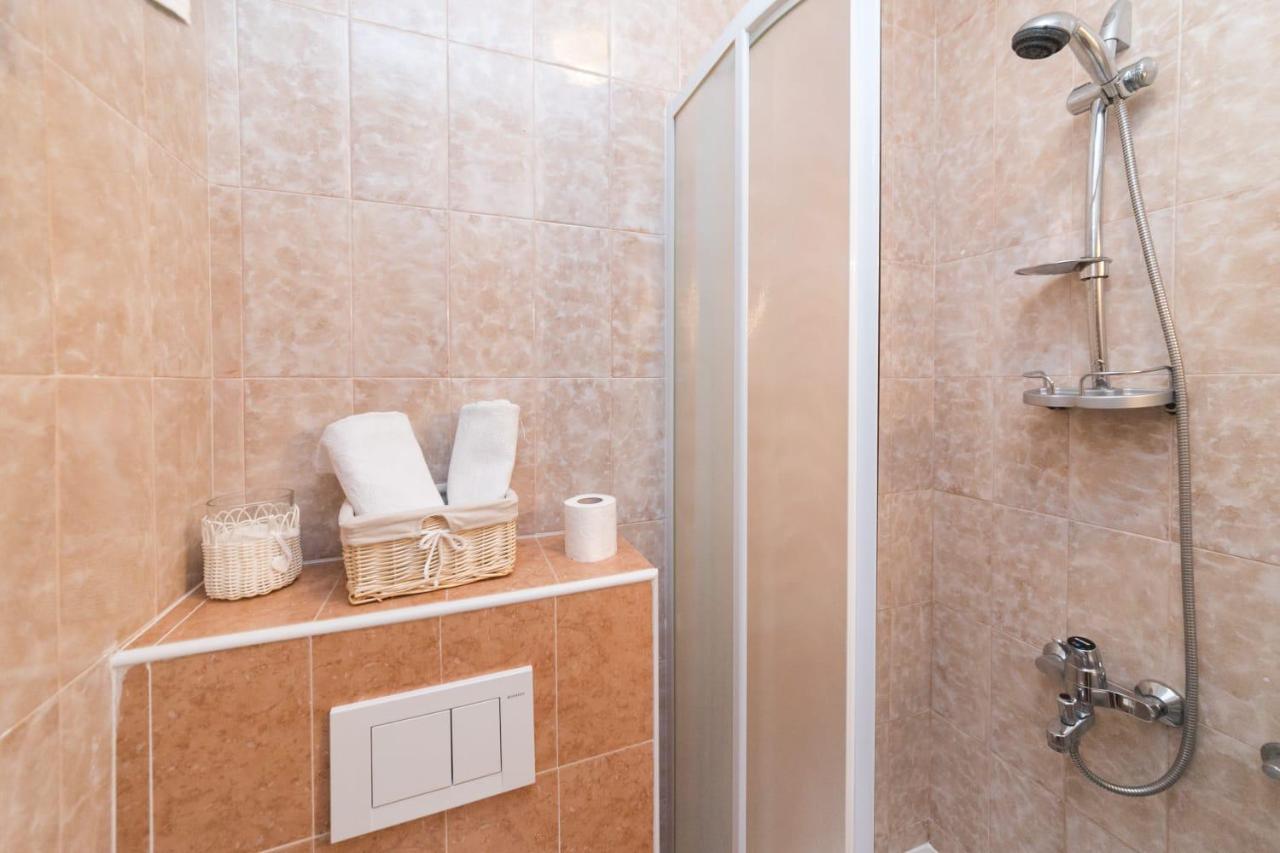 Mb Pag Bed&Breakfast Паг Экстерьер фото