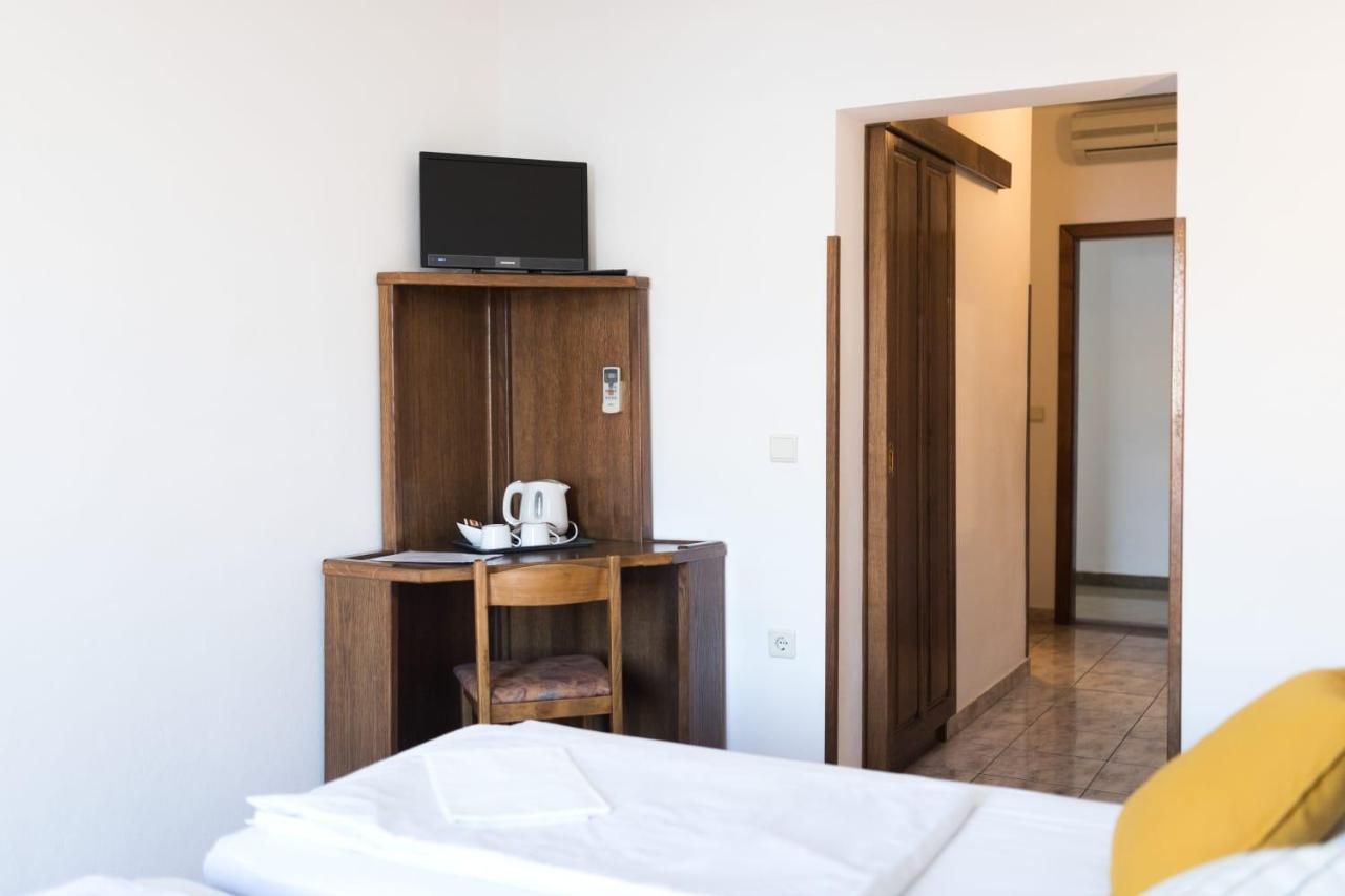 Mb Pag Bed&Breakfast Паг Экстерьер фото